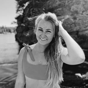 Meet your Posher, Maeve